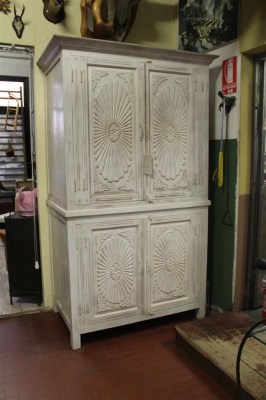 Armadio grande decorato